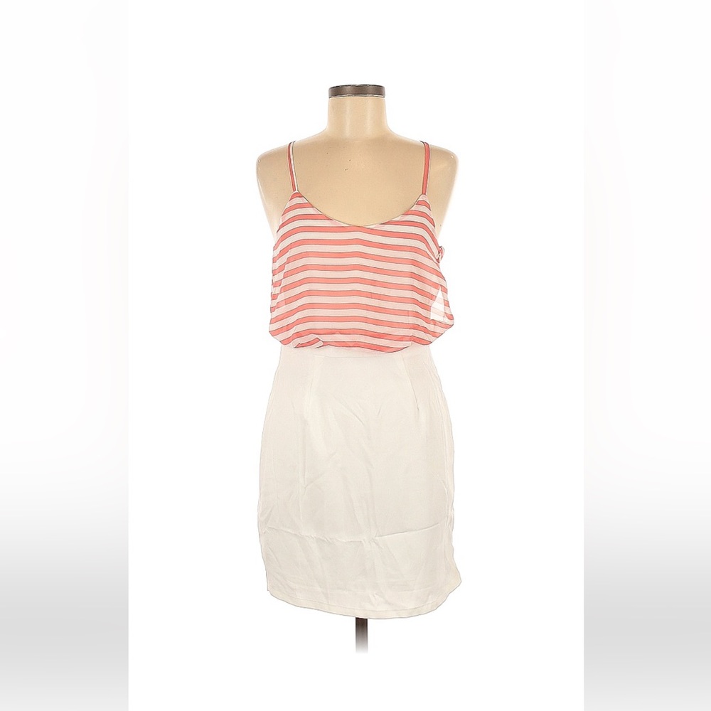 Lovely summer dress!!  Size small.